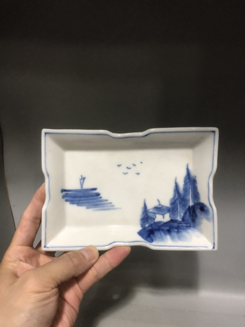 古玩陶瓷民國(guó)風(fēng)光亭宇青花方盤拍賣,當(dāng)前價(jià)格450元