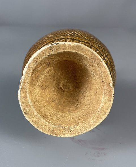 古玩陶瓷宋代·醬釉模印鳳紋瓶真品鑒賞圖