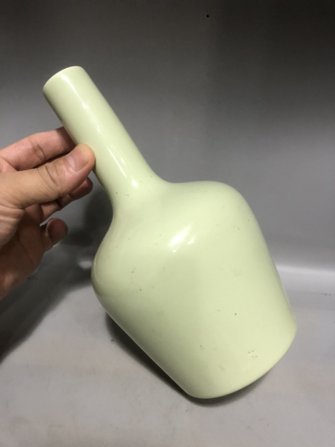 古玩陶瓷豆青釉搖鈴尊拍賣,當前價格868元