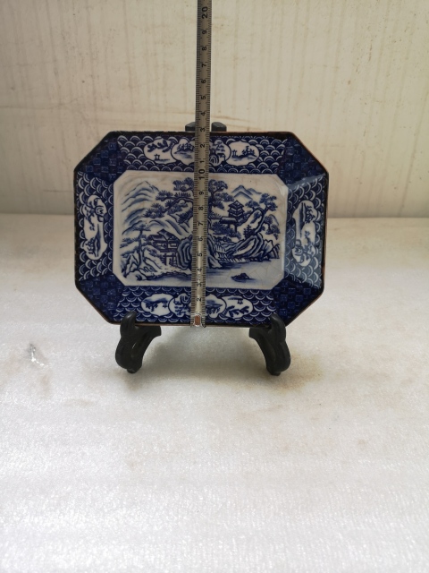 古玩陶瓷山水紋青花八角盤拍賣,當前價格260元