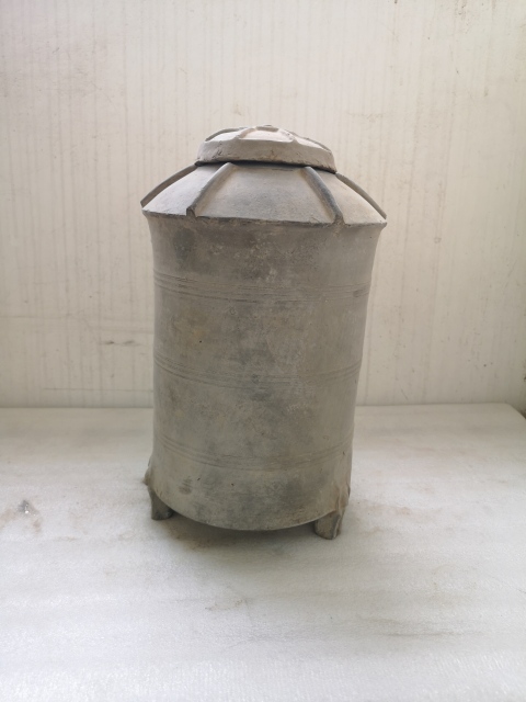古玩陶瓷灰陶獸足谷倉罐拍賣,當前價格680元