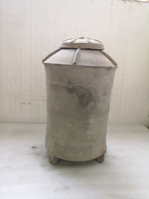 古玩陶瓷灰陶獸足谷倉罐拍賣,當前價格680元