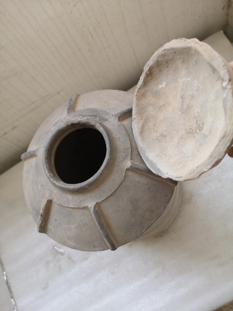 古玩陶瓷灰陶獸足谷倉罐拍賣,當前價格680元