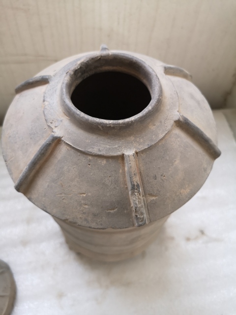 古玩陶瓷灰陶獸足谷倉罐拍賣,當前價格680元
