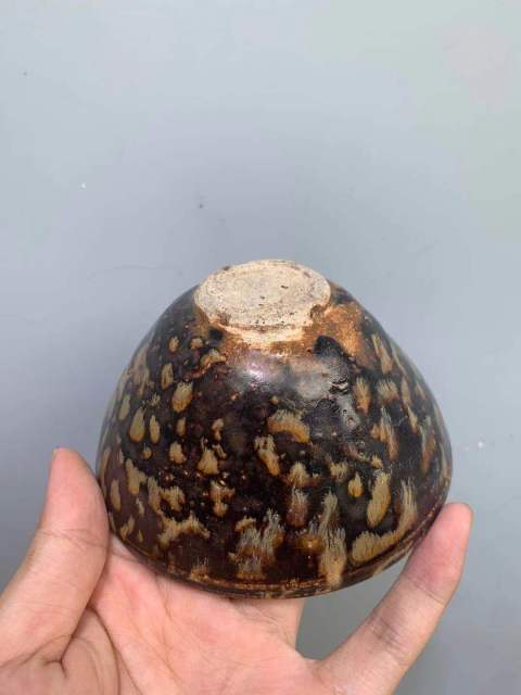 古玩陶瓷吉州窯剪紙貼花盞拍賣，當(dāng)前價格6666元