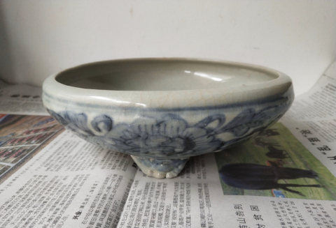 古玩陶瓷青花花卉紋三足洗式爐拍賣，當(dāng)前價格23000元