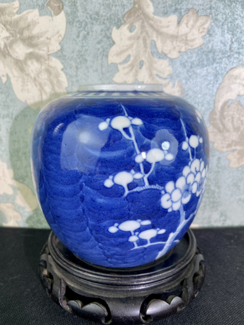 古玩陶瓷晚清光緒青花留白冰梅紋罐拍賣，當前價格1999元