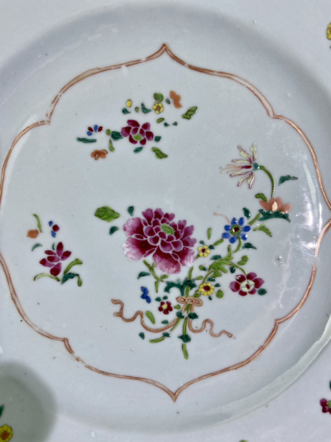 古玩陶瓷清雍正乾隆粉彩花卉紋盤拍賣，當前價格1999元