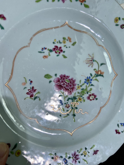 古玩陶瓷清雍正乾隆粉彩花卉紋盤拍賣，當前價格1999元