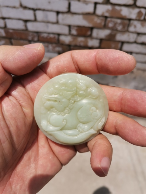 古玩玉器和田玉雕瑞獸腰帶穿拍賣,當前價格500元