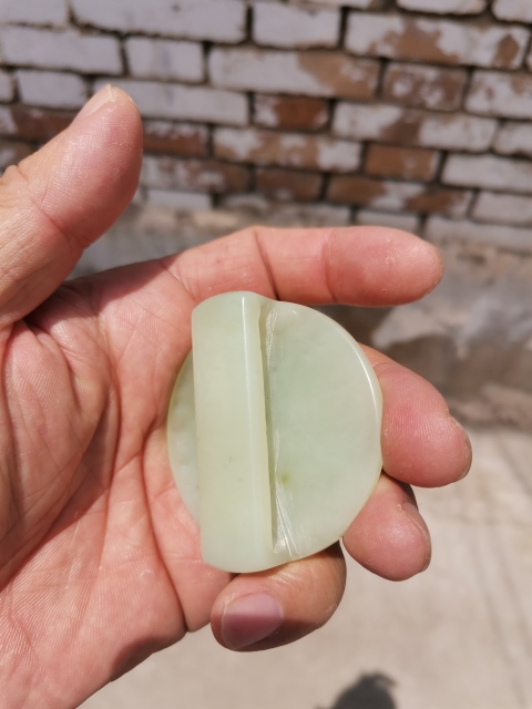 古玩玉器和田玉雕瑞獸腰帶穿拍賣,當前價格500元