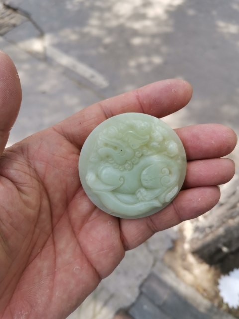 古玩玉器和田玉雕瑞獸腰帶穿拍賣,當前價格500元
