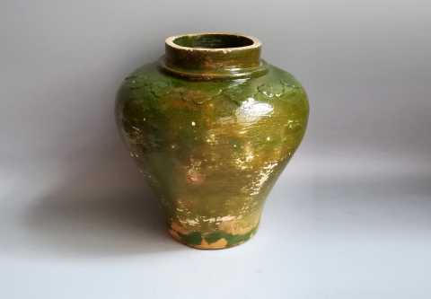 明代陽(yáng)刻卷云紋綠釉罐拍賣，當(dāng)前價(jià)格3800元