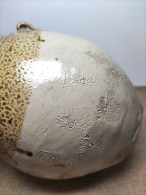 古玩陶瓷清.黃釉印花四系梅紋罐900拍賣,當前價格900元