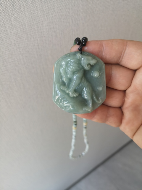 古玩玉器翡翠牌拍賣，當(dāng)前價(jià)格680元