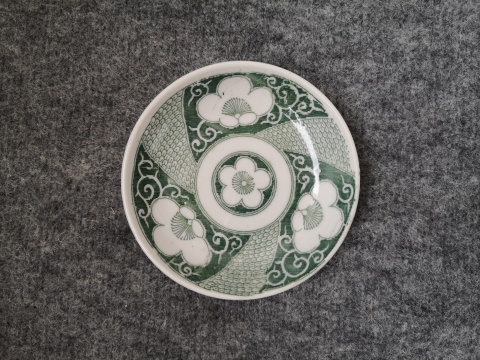 古玩陶瓷綠彩梅紋盤拍賣,當(dāng)前價(jià)格168元