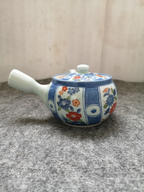 古玩陶瓷青花加彩執(zhí)壺拍賣，當前價格298元