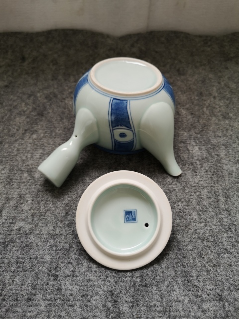 古玩陶瓷青花加彩執(zhí)壺拍賣，當前價格298元