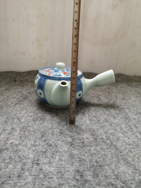 古玩陶瓷青花加彩執(zhí)壺拍賣，當前價格298元