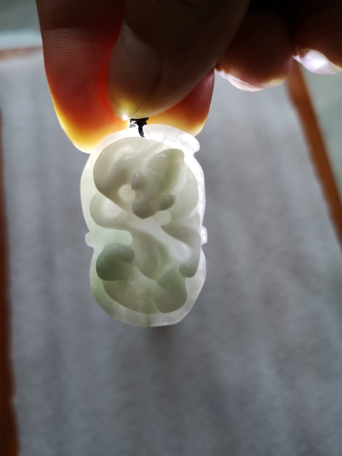 古玩玉器翡翠掛件拍賣,當前價格198元