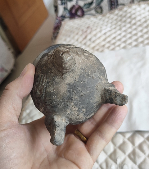 古玩陶瓷黑陶刻花嬰戲花卉紋香爐拍賣，當前價格2000元