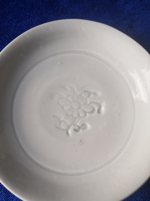 古玩陶瓷折枝花卉紋印花盤拍賣，當前價格2300元