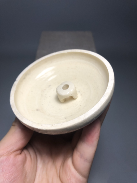 古玩陶瓷【明代】景德鎮窯系米黃釉燈盞【已經平臺保真】拍賣，當前價格999元