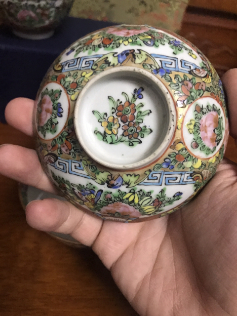 古玩陶瓷（精品蓋碗）晚清—花碟紋廣彩蓋碗一個拍賣，當(dāng)前價格1000元