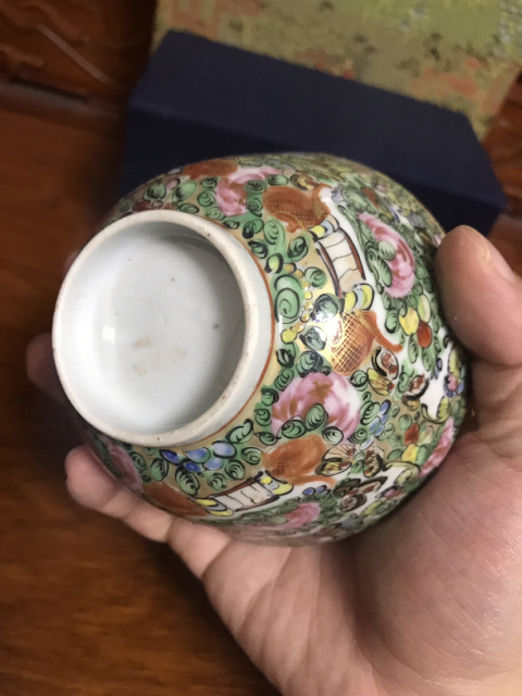 古玩陶瓷（精品蓋碗）晚清—花碟紋廣彩蓋碗一個拍賣，當(dāng)前價格1000元