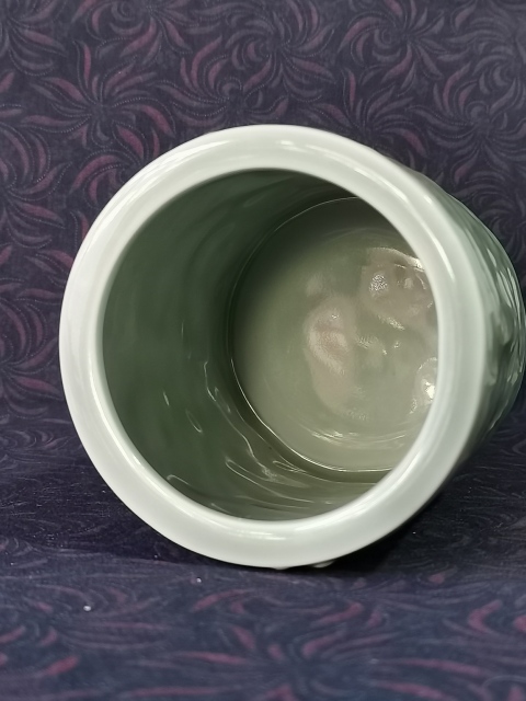 古玩陶瓷【龍紋筆筒】民國解放初豆青釉印模龍紋筆筒拍賣,當(dāng)前價格600元