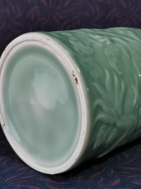古玩陶瓷【龍紋筆筒】民國解放初豆青釉印模龍紋筆筒拍賣,當(dāng)前價格600元