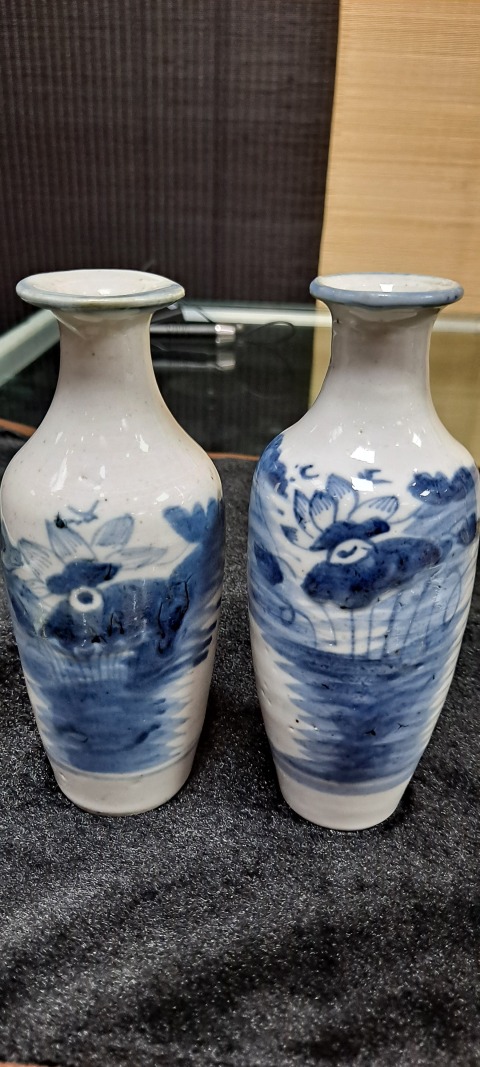 古玩陶瓷清荷花紋青花瓶一對拍賣,當前價格4000元