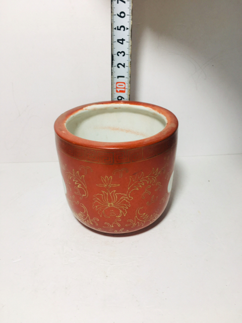 古玩陶瓷紅地描金吉語紋圈足筒式香爐拍賣,當前價格0元