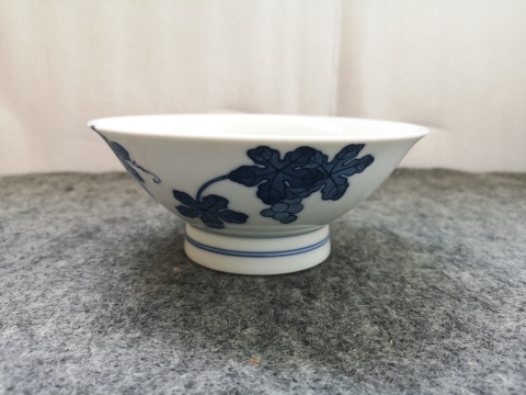 古玩陶瓷葡萄紋青花碗拍賣,當前價格120元