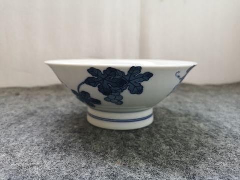 古玩陶瓷葡萄紋青花碗拍賣,當前價格120元
