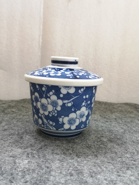 古玩陶瓷青花留白梅紋蓋杯拍賣,當前價格199元