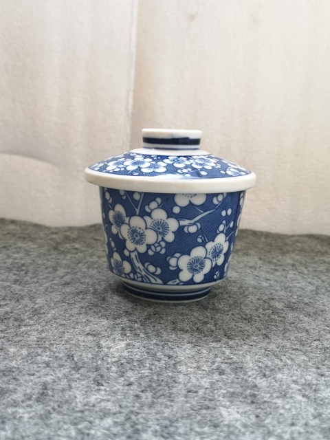 古玩陶瓷青花留白梅紋蓋杯拍賣,當前價格199元