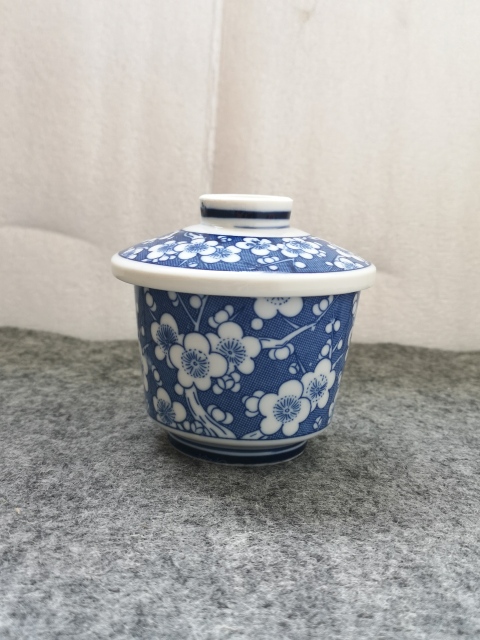 古玩陶瓷青花留白梅紋蓋杯拍賣,當前價格199元