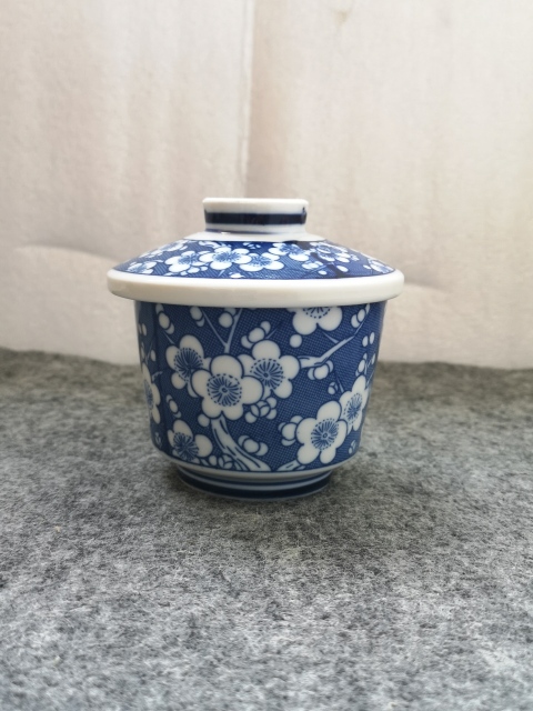 古玩陶瓷青花留白梅紋蓋杯拍賣,當前價格199元