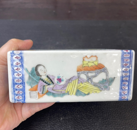 古玩陶瓷粉彩仕女圖脈枕（帶域鑒保真卡）拍賣，當(dāng)前價格6880元