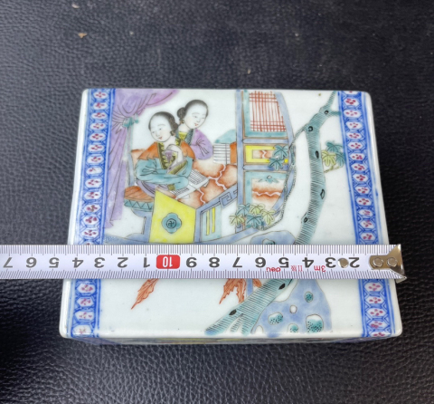 古玩陶瓷粉彩仕女圖脈枕（帶域鑒保真卡）拍賣，當(dāng)前價格6880元