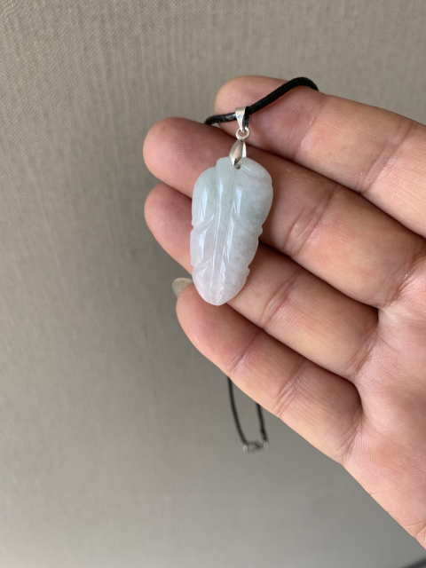 古玩玉器翠大葉掛墜拍賣,當(dāng)前價(jià)格168元