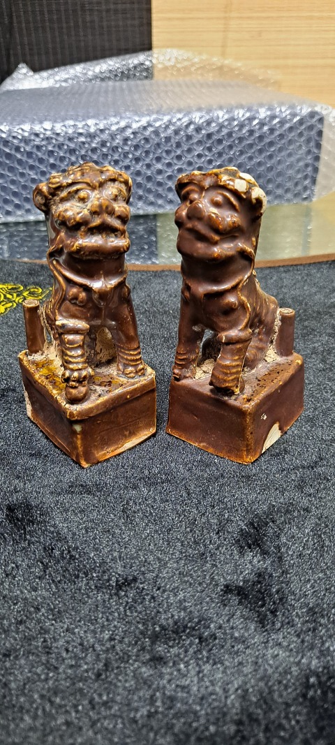 古玩陶瓷明末醬釉獅子一對拍賣，當前價格1600元
