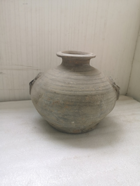 古玩陶瓷灰陶鋪首銜環(huán)罐拍賣，當(dāng)前價格999元
