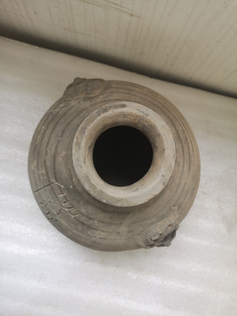 古玩陶瓷灰陶鋪首銜環(huán)罐拍賣，當(dāng)前價格999元