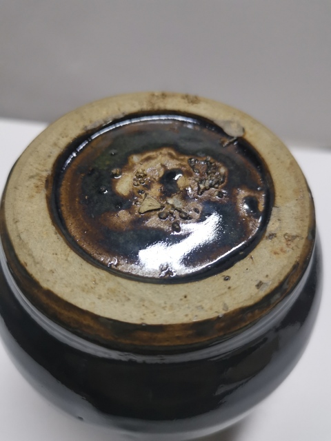 古玩陶瓷元末明初，磁州窯黑釉樽拍賣，當前價格666元
