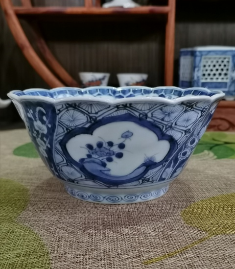 古玩陶瓷【盛惠】晚清民國青花花口大碗拍賣，當前價格600元