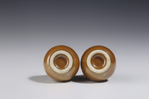 古玩陶瓷清中早·紫金釉天球瓶一對(duì)拍賣,當(dāng)前價(jià)格3950元