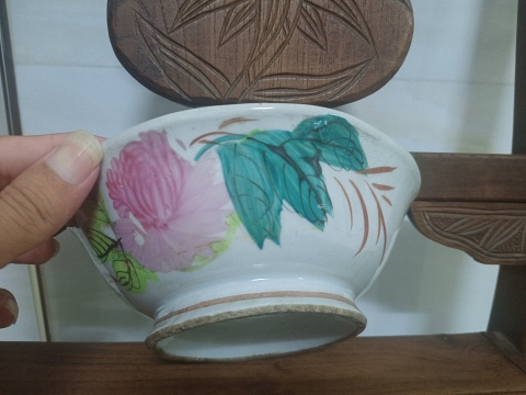 古玩陶瓷花卉紋彩繪碗拍賣,當前價格588元