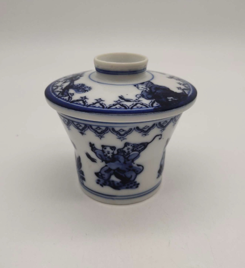 古玩陶瓷嬰戲紋青花蓋杯拍賣，當前價格220元
